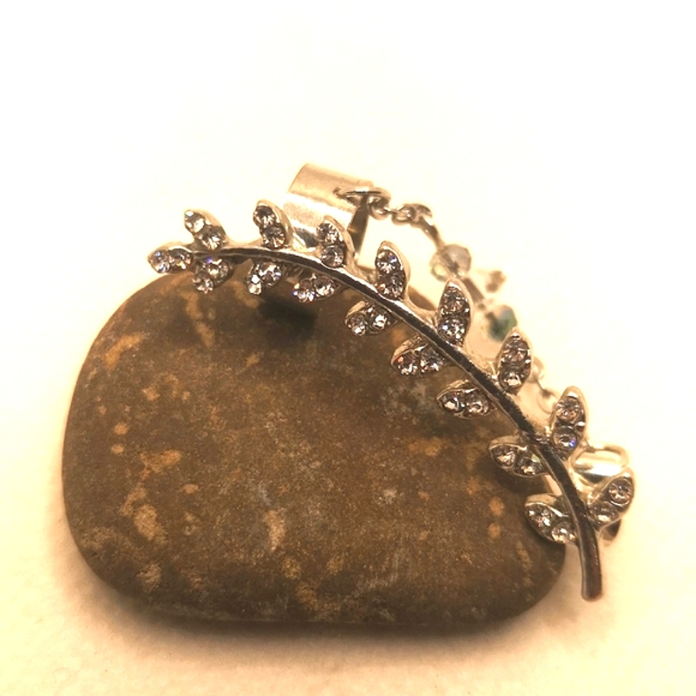 Vine and leaf ear cuff